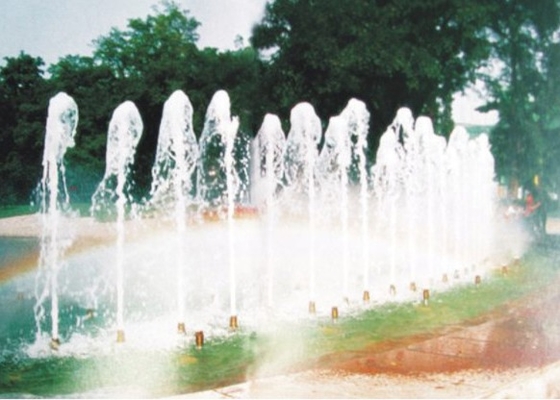 Fuente seca Jet Nozzles Vertical Water Spray del baile completamente de cobre amarillo