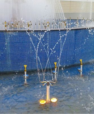 Bocas de cobre amarillo de la fuente de la charca de las cabezas de espray de la fuente de agua de la boca de jet de la fuente de la pirueta