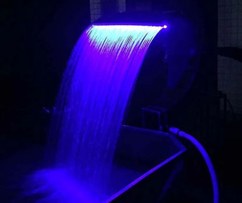 Jet de la cascada del acero inoxidable del soporte los 200cm de la pared