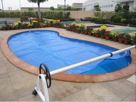 Tipo cubierta de la burbuja de la piscina del manual de IP68 4m m con el rodillo