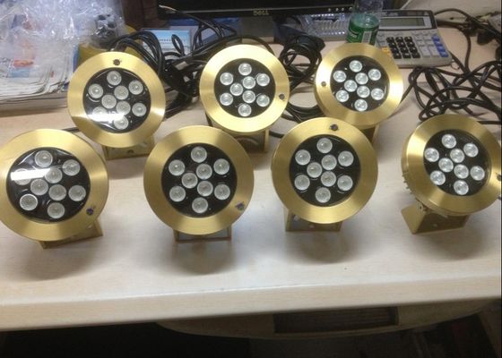 DMX512 2700K de cobre amarillo 6W RGB llevó luces subacuáticas de la piscina