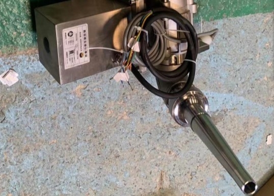 Jet de acero inoxidable de la fuente del oscilación de 304 Digitaces ciclo de la rotación 1 de 360 grados