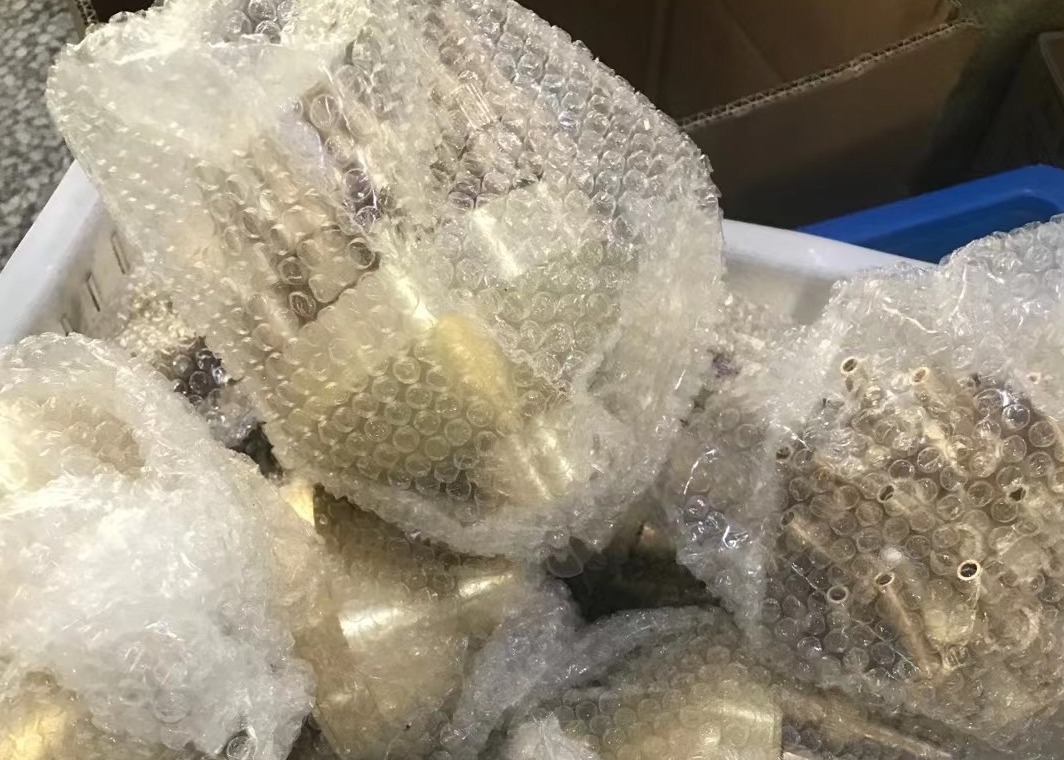 Los accesorios de la fuente de la piscina DN25 1" las 3 capas ajustables de cobre amarillo florecen la fuente de la música del flor